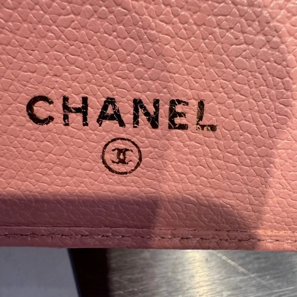 Chanel Vintage enamel snap large pink Wallet 100% AUTHENTIC !!
